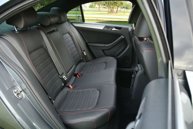 Volkswagen Jetta GLI 2012 photo 10