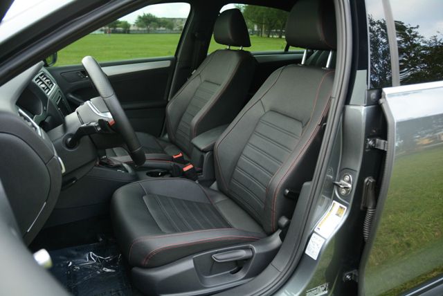 Volkswagen Jetta GLI 2012 photo 13