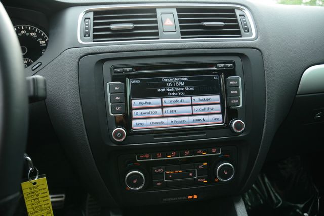 Volkswagen Jetta GLI 2012 photo 15