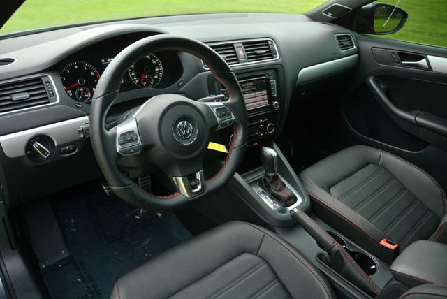 Volkswagen Jetta GLI 2012 photo 19