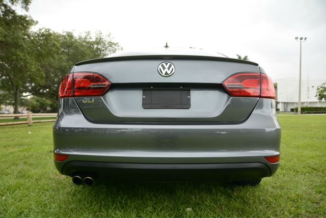 Volkswagen Jetta GLI 2012 photo 2