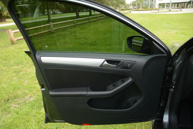 Volkswagen Jetta GLI 2012 photo 20