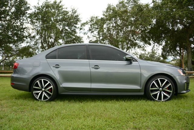 Volkswagen Jetta GLI 2012 photo 22
