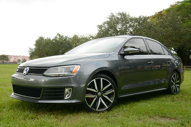 Volkswagen Jetta GLI 2012 photo 32