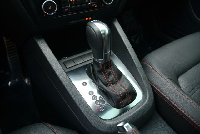 Volkswagen Jetta GLI 2012 photo 40