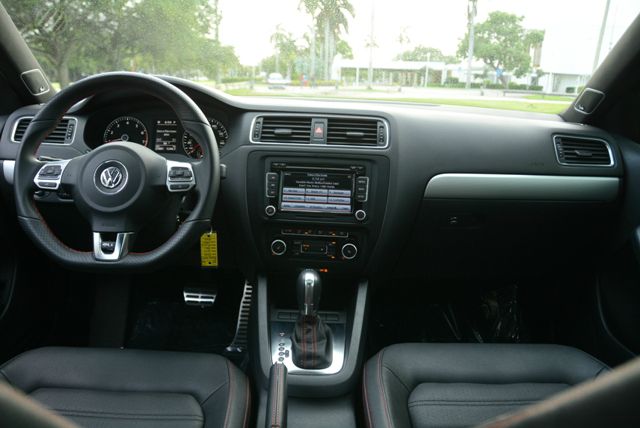 Volkswagen Jetta GLI 2012 photo 43