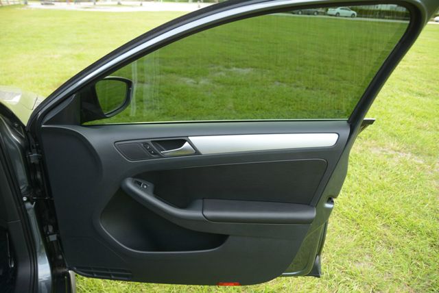 Volkswagen Jetta GLI 2012 photo 44