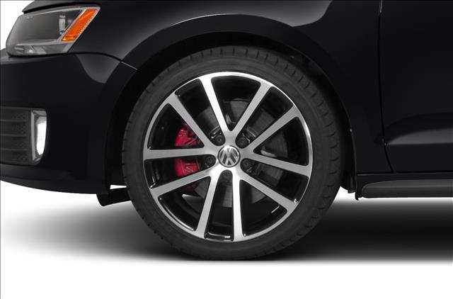 Volkswagen Jetta GLI SXT - Stow-n-go Seating Sedan