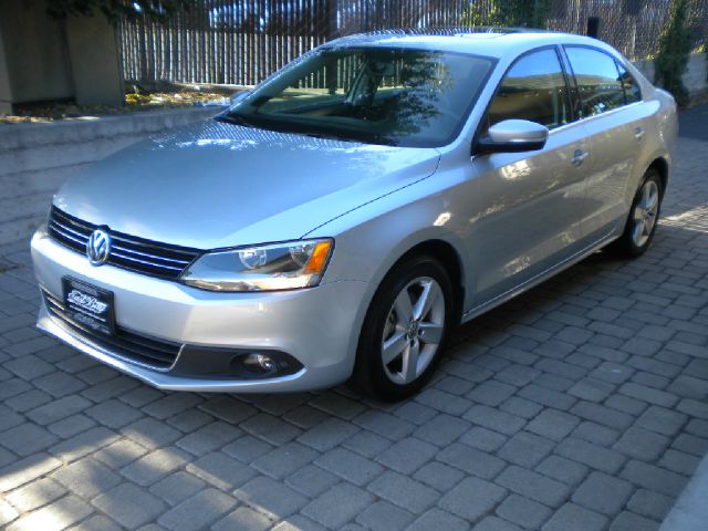 Volkswagen Jetta TDI 2012 photo 4