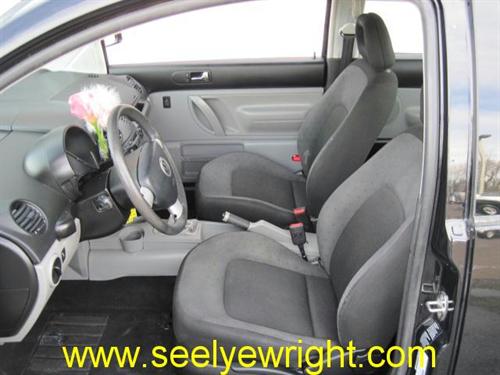 Volkswagen New Beetle 1998 photo 1