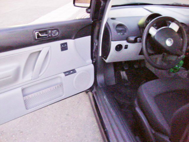 Volkswagen New Beetle 1998 photo 2