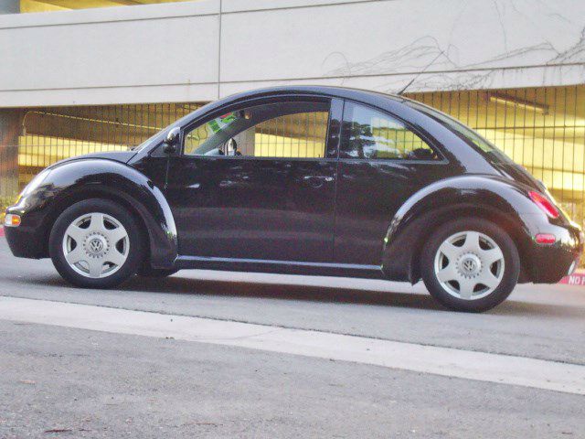 Volkswagen New Beetle 1998 photo 3