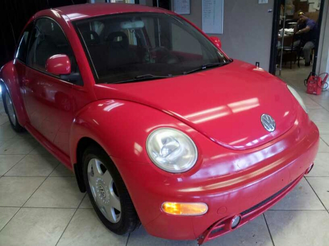 Volkswagen New Beetle Base Coupe