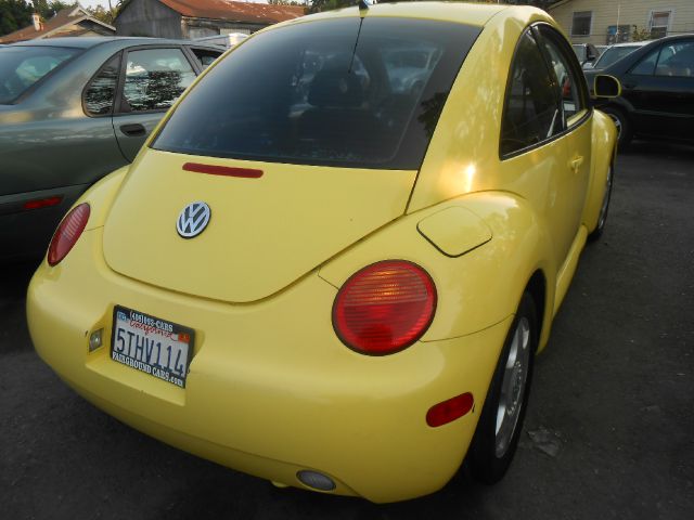 Volkswagen New Beetle 1998 photo 1