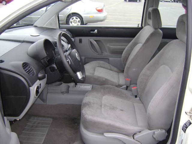Volkswagen New Beetle 1998 photo 3