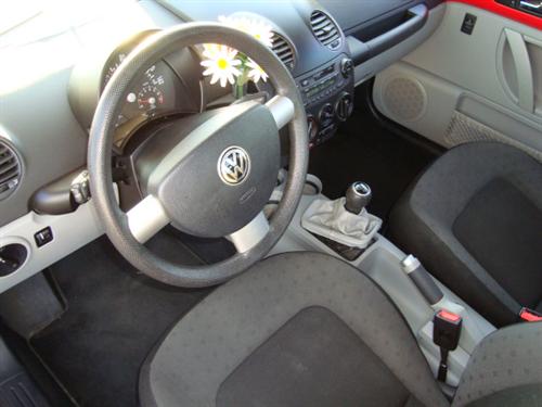 Volkswagen New Beetle 1998 photo 2