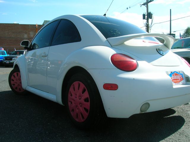 Volkswagen New Beetle 1998 photo 2