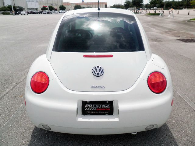 Volkswagen New Beetle 1998 photo 18