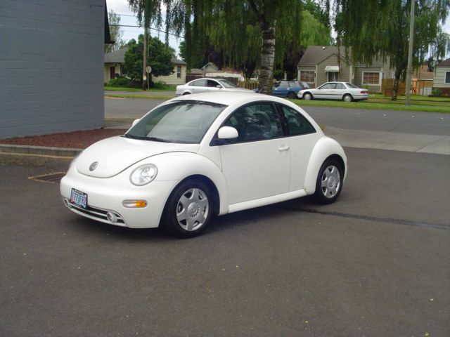 Volkswagen New Beetle 1998 photo 2