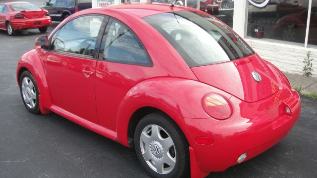 Volkswagen New Beetle 1998 photo 2