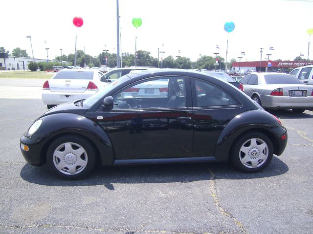 Volkswagen New Beetle 1999 photo 2