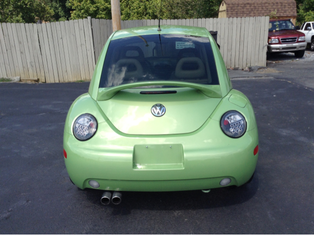 Volkswagen New Beetle 1999 photo 2