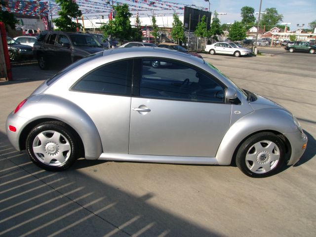 Volkswagen New Beetle 1999 photo 2