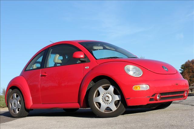 Volkswagen New Beetle FWD 4dr Sport Hatchback