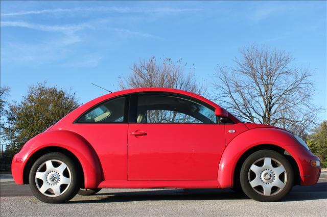 Volkswagen New Beetle 1999 photo 1