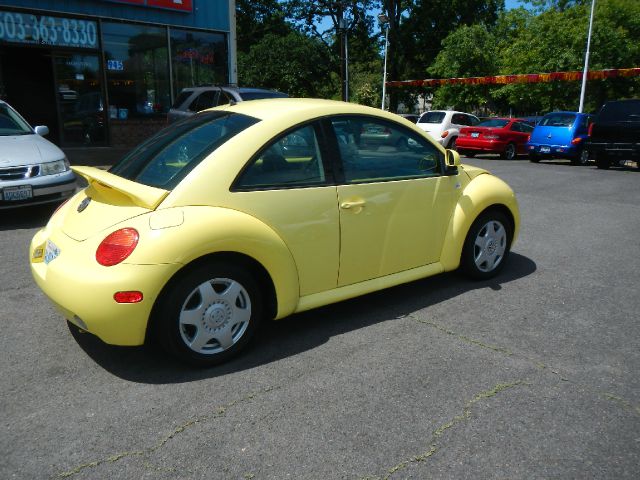 Volkswagen New Beetle 1999 photo 1