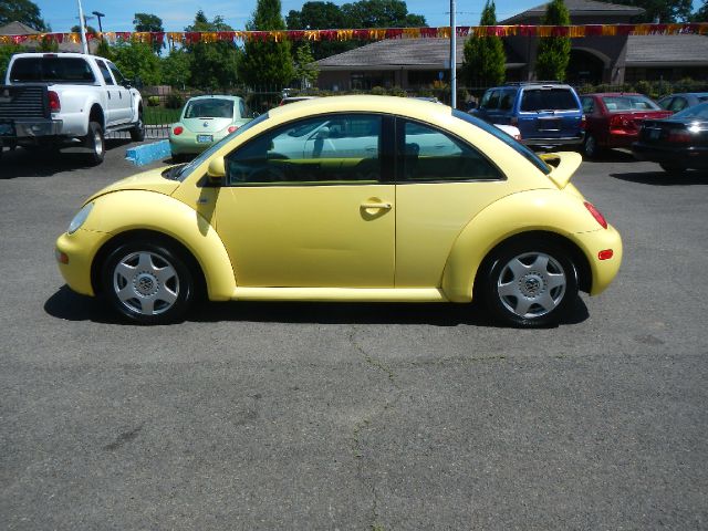 Volkswagen New Beetle 1999 photo 2