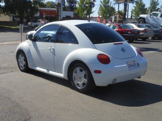 Volkswagen New Beetle 1999 photo 4