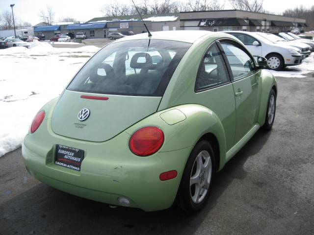 Volkswagen New Beetle 1999 photo 3