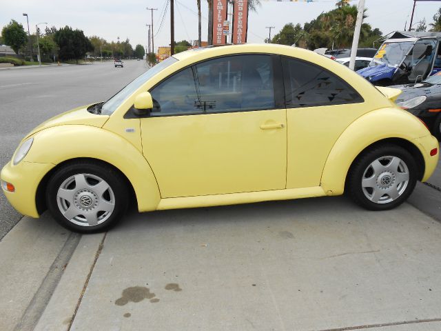 Volkswagen New Beetle 1999 photo 2