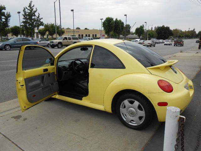 Volkswagen New Beetle 1999 photo 3
