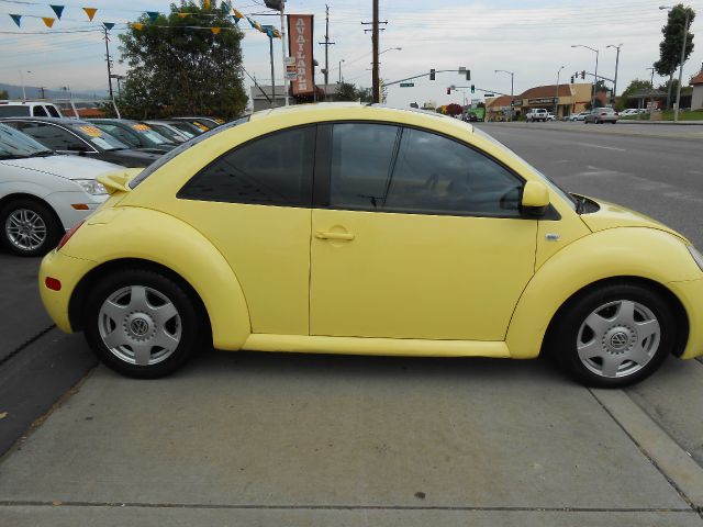 Volkswagen New Beetle 1999 photo 4