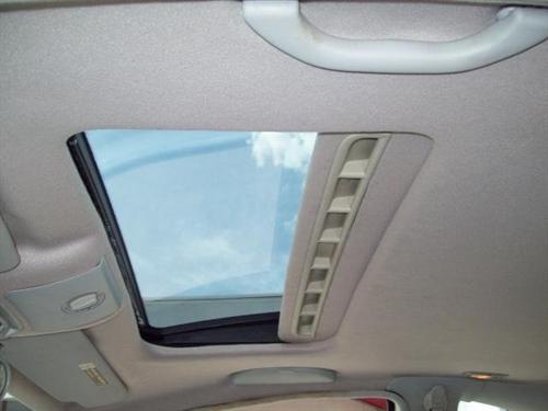 Volkswagen New Beetle FWD 4dr Sport Other