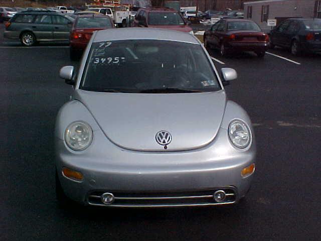 Volkswagen New Beetle 1999 photo 1