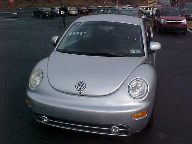 Volkswagen New Beetle 1999 photo 2