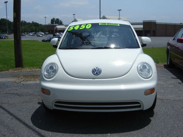 Volkswagen New Beetle 1999 photo 2