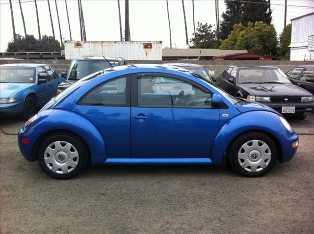 Volkswagen New Beetle S Sedan Coupe