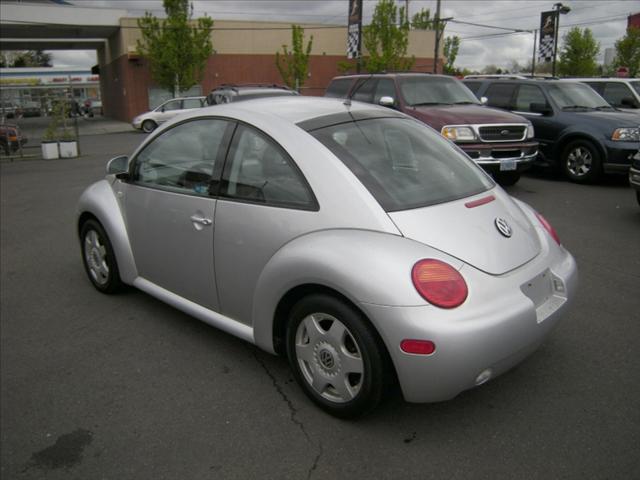 Volkswagen New Beetle 1999 photo 2