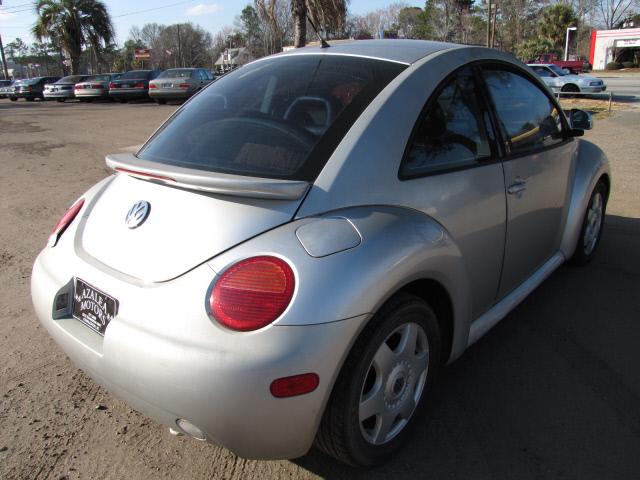 Volkswagen New Beetle 1999 photo 2