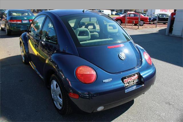Volkswagen New Beetle 1999 photo 2
