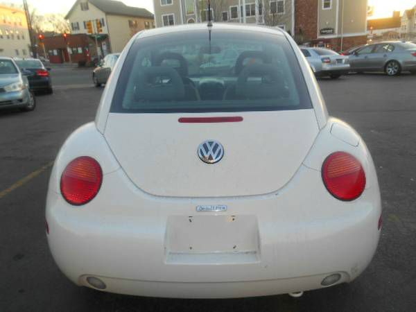 Volkswagen New Beetle 1999 photo 1