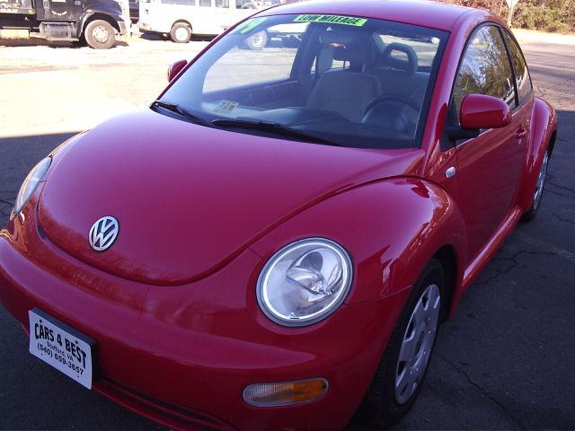 Volkswagen New Beetle S Sedan Coupe