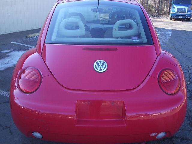 Volkswagen New Beetle 1999 photo 2