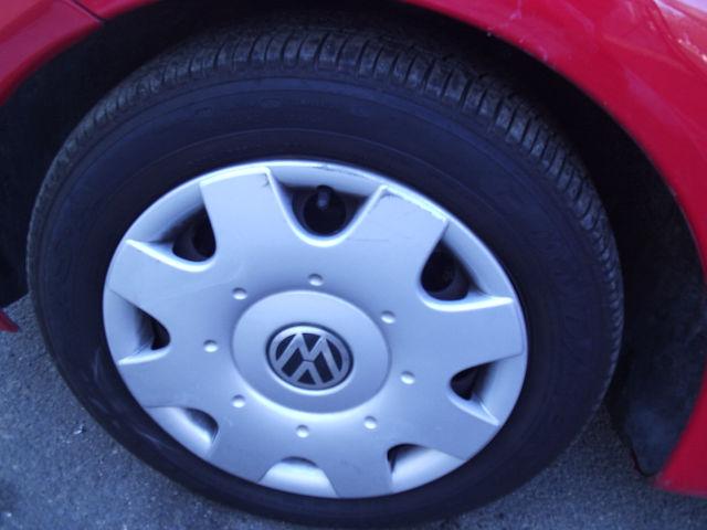 Volkswagen New Beetle 1999 photo 3