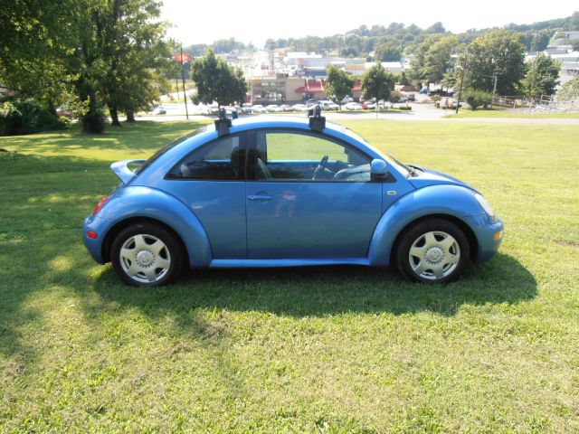 Volkswagen New Beetle 1999 photo 2
