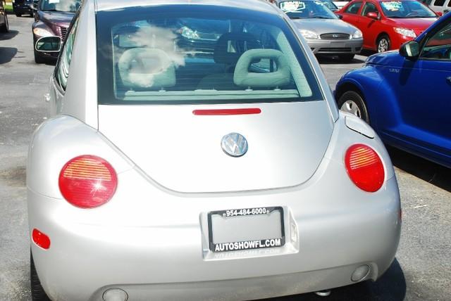 Volkswagen New Beetle 1999 photo 3
